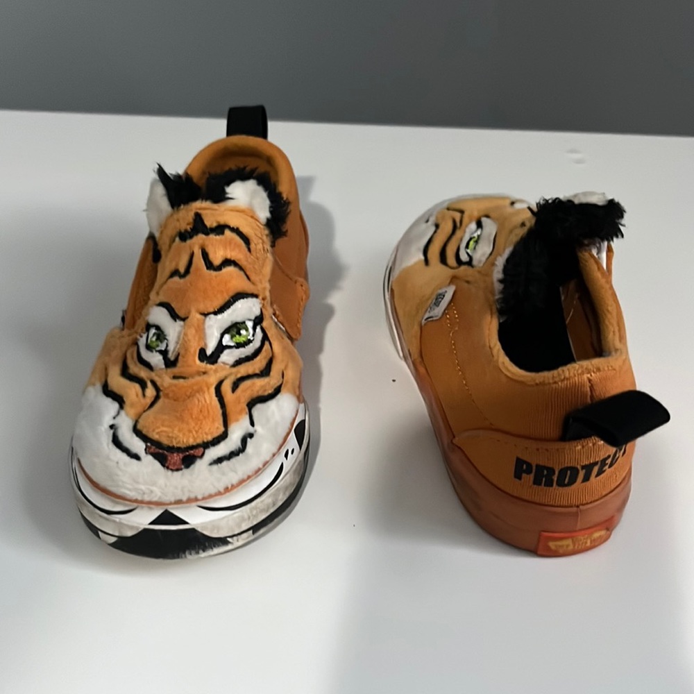 Tiger boy toddler vans!!! Pet Free & Smoke Free Home!!! Size 8c!!!
